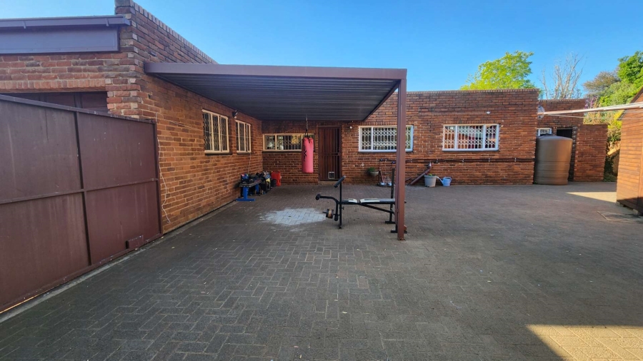 3 Bedroom Property for Sale in Heuwelsig Free State